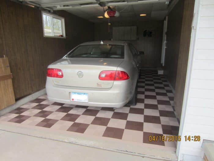Checkered Single Car Garage Floor Tiles