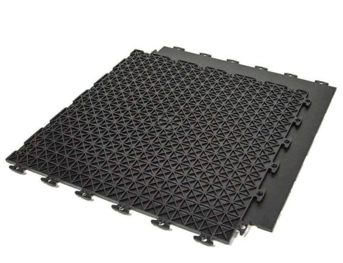 Plastic Garage Floor Tiles vs. Flexible PVC Tiles