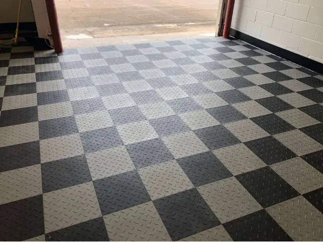 Diamond Top Garage Floor Tiles - 12 x 12 in